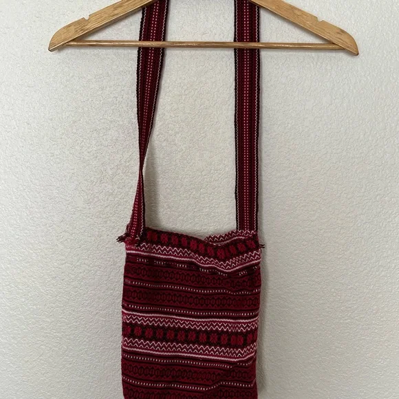 Handmade | Moldovan Knit Bucket Shoulder Bag - Picture 7 of 14